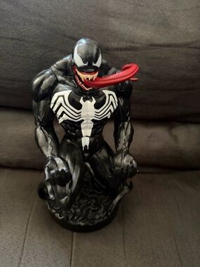 Marvel Venom Black, White & Red Collector Bust